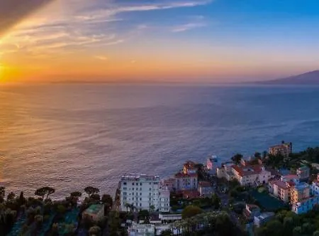 Mediterraneo Sorrento 5*