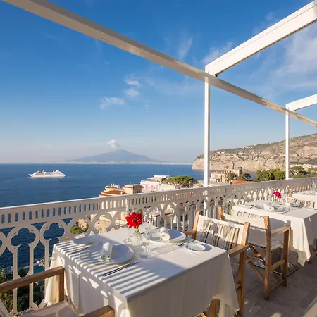 Mediterraneo Hotel 5*