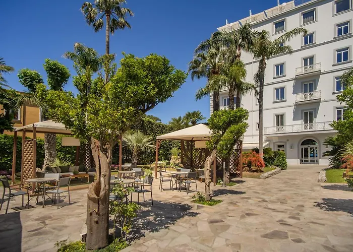 Отель Mediterraneo Sorrento