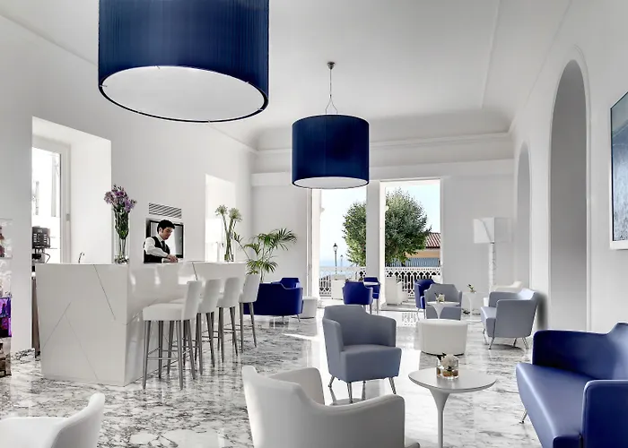 Отель Mediterraneo Sorrento 5*