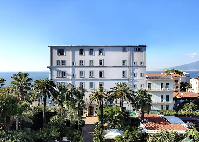Отель Mediterraneo Sorrento 5*
