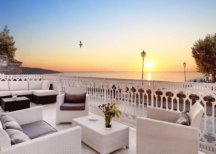 Отель Mediterraneo Sorrento 5*