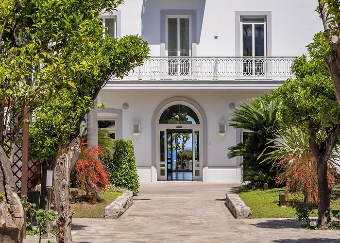 Mediterraneo Sorrento Отель Сант'Анджелло