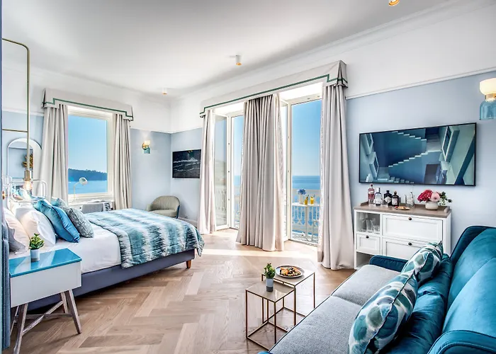 Отель Mediterraneo Sorrento